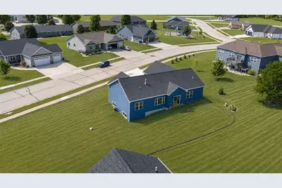 924  Duke St, Brownsville, WI 53006 - Photo 4