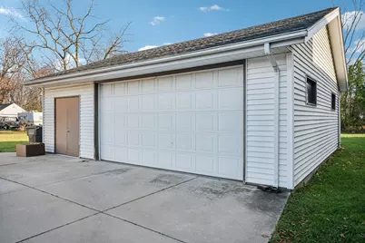 4646 S 124th St, Greenfield, WI 53228 - Photo 22