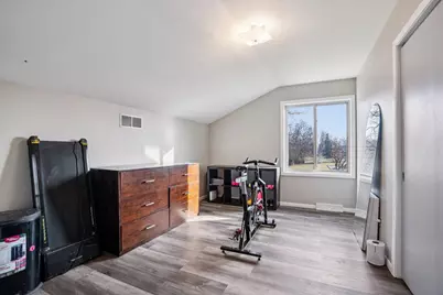 4646 S 124th St, Greenfield, WI 53228 - Photo 14