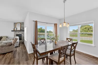 11520 W Meadowview Dr, Franklin, WI 53132 - Photo 10