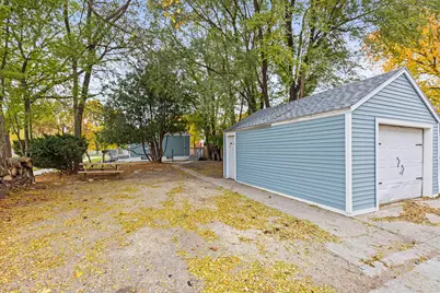 5830 W Philip Pl, Milwaukee, WI 53216 - Photo 18