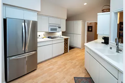 550 S McPride Ln #B, Brookfield, WI 53045 - Photo 14