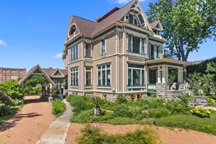 1107 Algoma Blvd, Oshkosh, WI 54901 - Photo 2