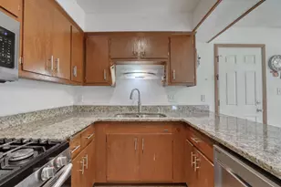 18570 Kamala Ct, Brookfield, WI 53045 - Photo 4