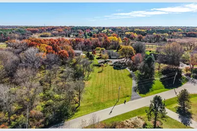 3723  Meadowbrooke Cir, Windsor, WI 53532 - Photo 8