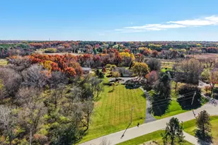 3723 Meadowbrooke Cir, Windsor, WI 53532 - Photo 8