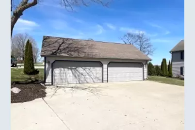 3344  Lake Dr, Hartford, WI 53027 - Photo 34