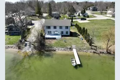 3344  Lake Dr, Hartford, WI 53027 - Photo 2