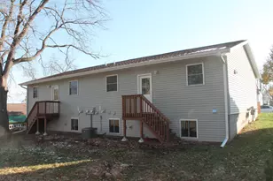 337 Mulberry St, Baraboo, WI 53913 - Photo 2