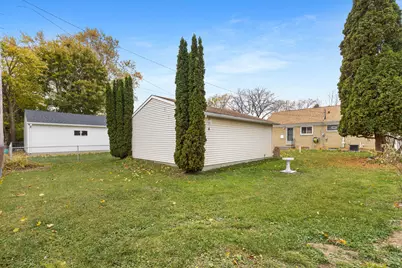 4062 S Troy Ave, Saint Francis, WI 53235 - Photo 16