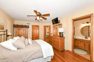 300 King William Ct, Waukesha, WI 53186 - Photo 20