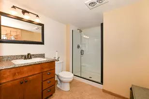 300 King William Ct, Waukesha, WI 53186 - Photo 34