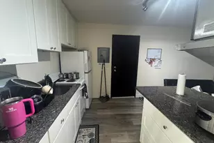 944 N 20th St, Milwaukee, WI 53233 - Photo 14