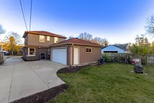 8201 N Whitney Rd, Fox Point, WI 53217 - Photo 34