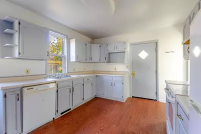 3863 E Squire Ave, Cudahy, WI 53110 - Photo 14