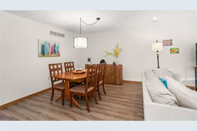 266  Hartford Sq #3, Hartford, WI 53027 - Photo 8