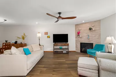 266  Hartford Sq #3, Hartford, WI 53027 - Photo 6