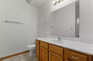 4787 W Maple Leaf Cir, Greenfield, WI 53220 - Photo 16