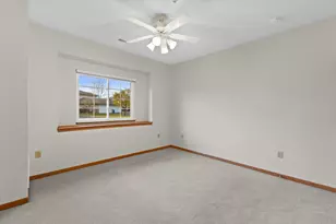 4787 W Maple Leaf Cir, Greenfield, WI 53220 - Photo 14