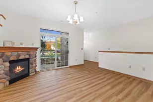 4787 W Maple Leaf Cir, Greenfield, WI 53220 - Photo 6