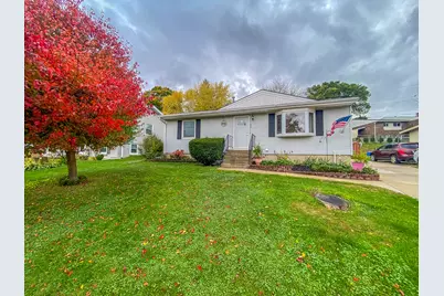 808  Birchwood Dr, Beaver Dam, WI 53916 - Photo 2