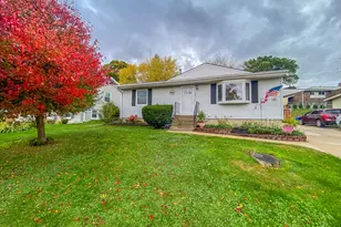 808 Birchwood Dr, Beaver Dam, WI 53916 - Photo 2