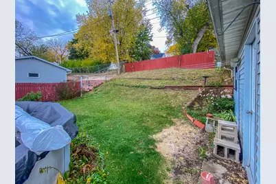 808  Birchwood Dr, Beaver Dam, WI 53916 - Photo 12