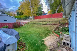 808 Birchwood Dr, Beaver Dam, WI 53916 - Photo 12