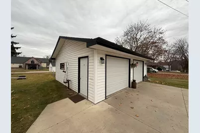 351  Randolph St, Mishicot, WI 54228 - Photo 24