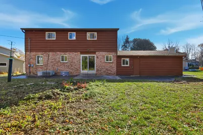 1334 W Paradise Ct, Glendale, WI 53209 - Photo 24