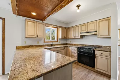 1334 W Paradise Ct, Glendale, WI 53209 - Photo 8