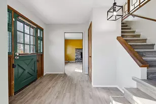 1334 W Paradise Ct, Glendale, WI 53209 - Photo 2