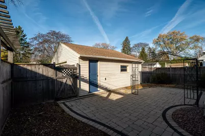 8031 N Whitney Rd, Fox Point, WI 53217 - Photo 24