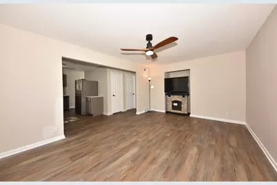 8271 N 106th St, Milwaukee, WI 53224 - Photo 20