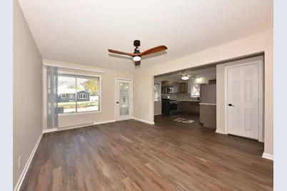8271 N 106th St, Milwaukee, WI 53224 - Photo 10