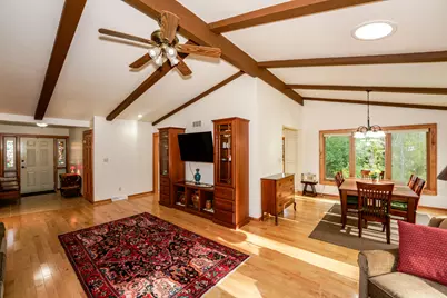 3720 S Bayberry Ln, Greenfield, WI 53228 - Photo 8