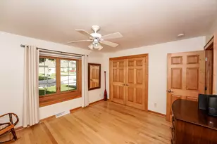 3720 S Bayberry Ln, Greenfield, WI 53228 - Photo 24