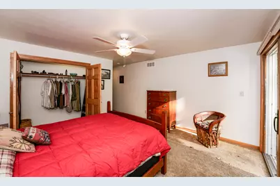 3720 S Bayberry Ln, Greenfield, WI 53228 - Photo 20