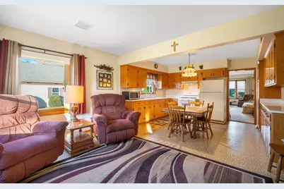 W148N7311  Woodland Dr, Menomonee Falls, WI 53051 - Photo 6