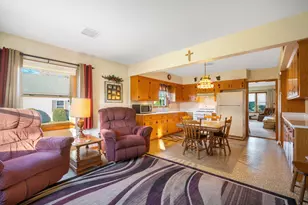 W148N7311 Woodland Dr, Menomonee Falls, WI 53051 - Photo 6