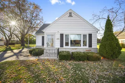 W148N7311  Woodland Dr, Menomonee Falls, WI 53051 - Photo 2