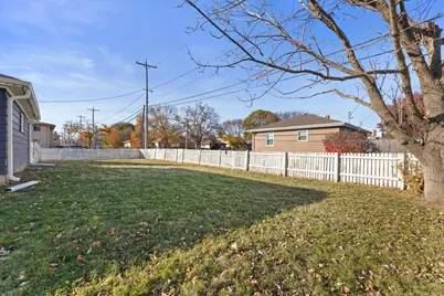 9570 W Silver Spring Dr, Milwaukee, WI 53225 - Photo 24