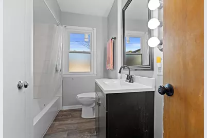 9570 W Silver Spring Dr, Milwaukee, WI 53225 - Photo 16