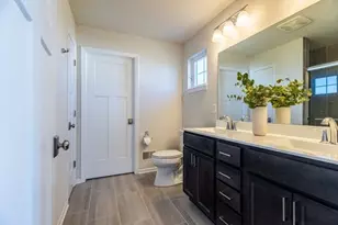 w198n5020 Hickory St, Menomonee Falls, WI 53051 - Photo 22