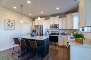 w198n5020 Hickory St, Menomonee Falls, WI 53051 - Photo 12