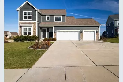 W198N5020  Hickory St, Menomonee Falls, WI 53051 - Photo 20