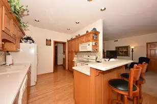 2436 Caribou Ln, Grafton, WI 53024 - Photo 12