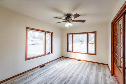 2042  Liberty St, La Crosse, WI 54603 - Photo 2