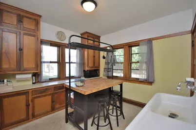 5600 W Notre Dame Ct, Milwaukee, WI 53208 - Photo 14