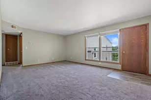 N114W16680 Crown Dr, Germantown, WI 53022 - Photo 4